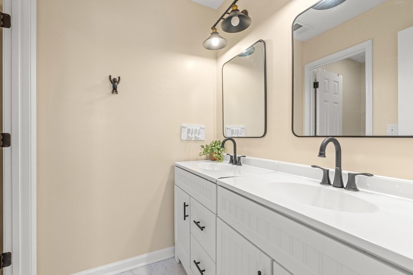 PRICE IMPROVEMENT! MOTIVATED SELLER - BRING ALL OFFERS! Don't - photo 13