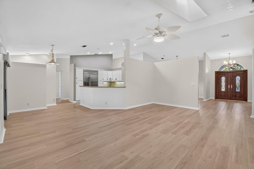 Move right into this beautifully updated 4-bedroom, 3-bath - photo 14