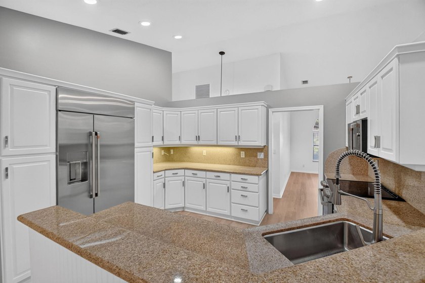 Move right into this beautifully updated 4-bedroom, 3-bath - photo 16
