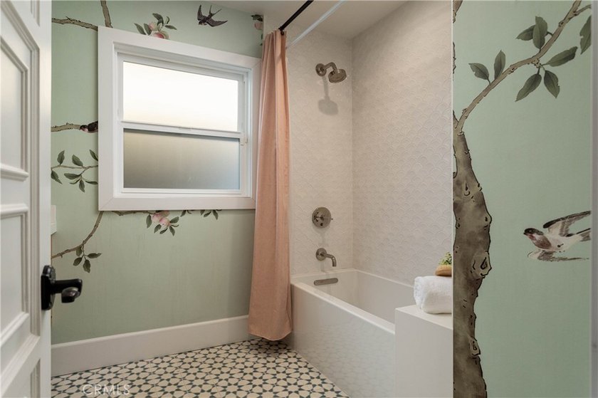 Welcome home to this charming Corona Highlands beach house - photo 20