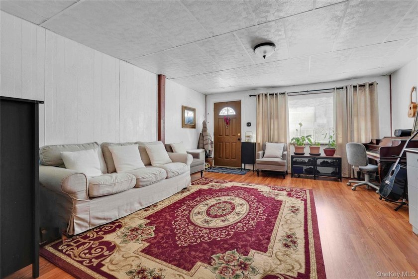 Welcome to this classic detached single-family colonial nestled - photo 5