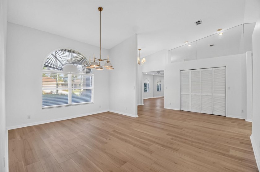 Move right into this beautifully updated 4-bedroom, 3-bath - photo 26