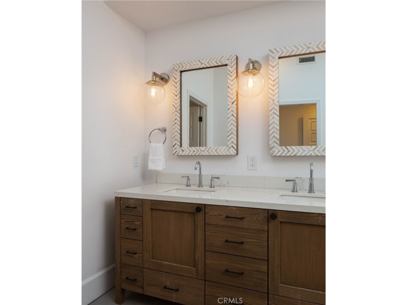 Welcome home to this charming Corona Highlands beach house - photo 29