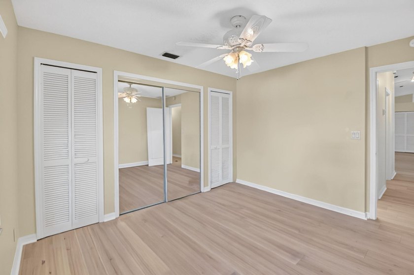Move right into this beautifully updated 4-bedroom, 3-bath - photo 29