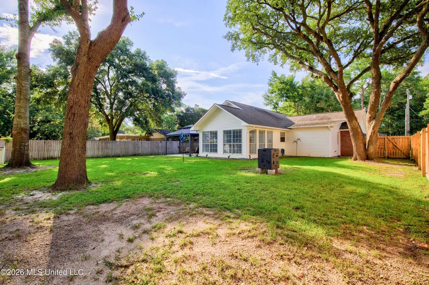 Beautifully updated and move-in ready! This charming 3-bedroom - photo 10