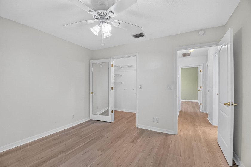 Move right into this beautifully updated 4-bedroom, 3-bath - photo 37