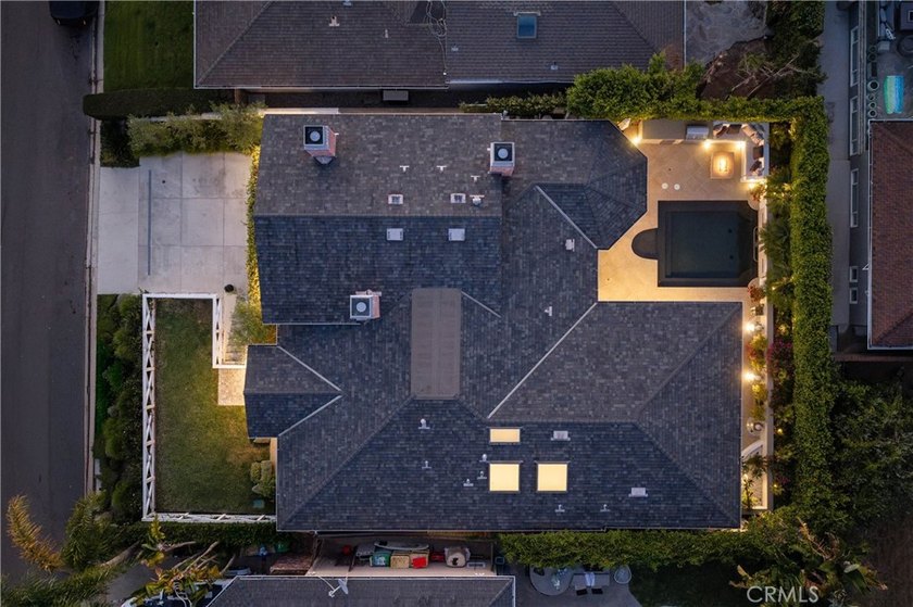 Welcome home to this charming Corona Highlands beach house - photo 39