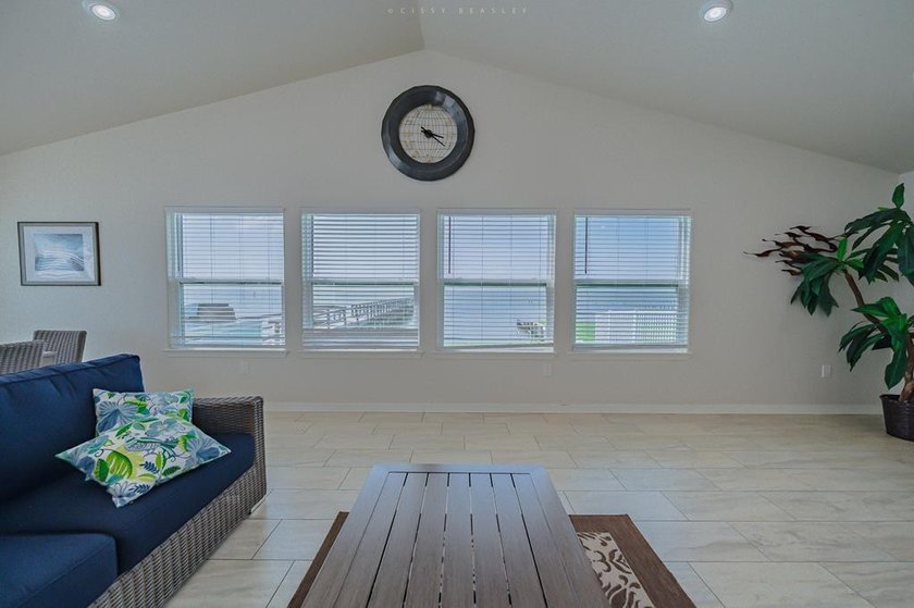 Enjoy the best of waterfront living at Gables of Copano Vista! - photo 42