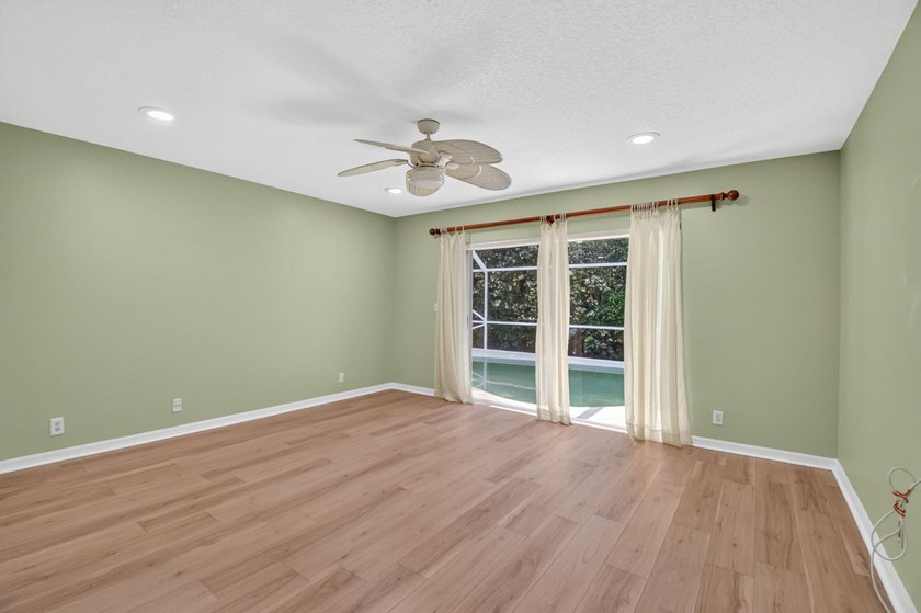 Move right into this beautifully updated 4-bedroom, 3-bath - photo 42