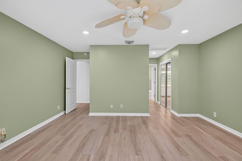 Move right into this beautifully updated 4-bedroom, 3-bath - photo 44