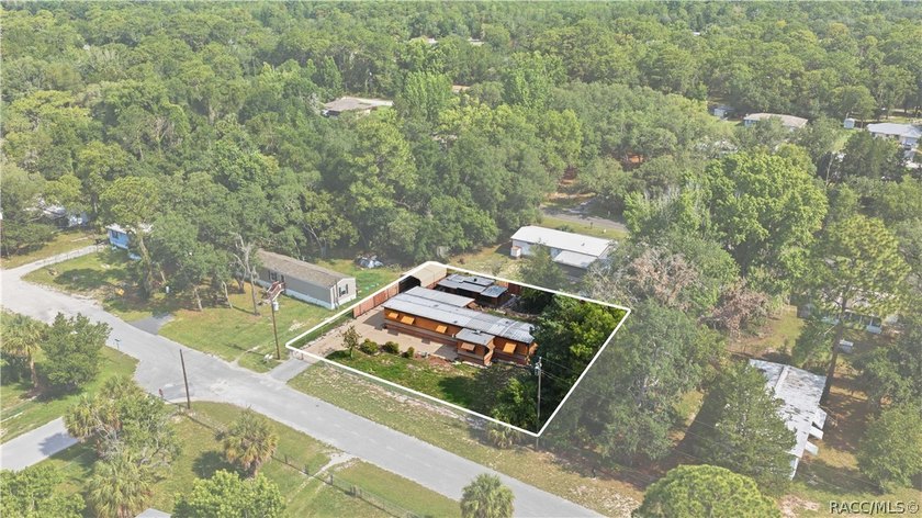 Opportunity awaits with this fully fenced Homosassa property - photo 2