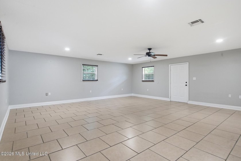 Beautifully updated 4-bedroom, 2-bath brick home with a - photo 4