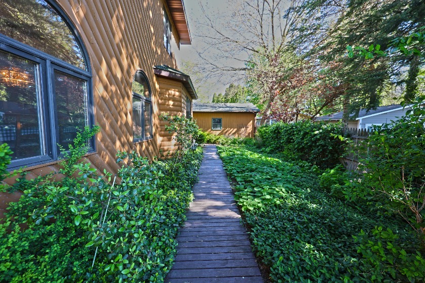 Perfect Lake home for Entertaining or Renting! - photo 26