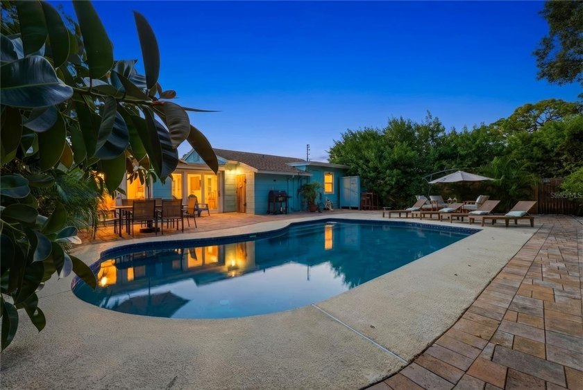 Welcome to your own slice of tropical Florida living! This - photo 3