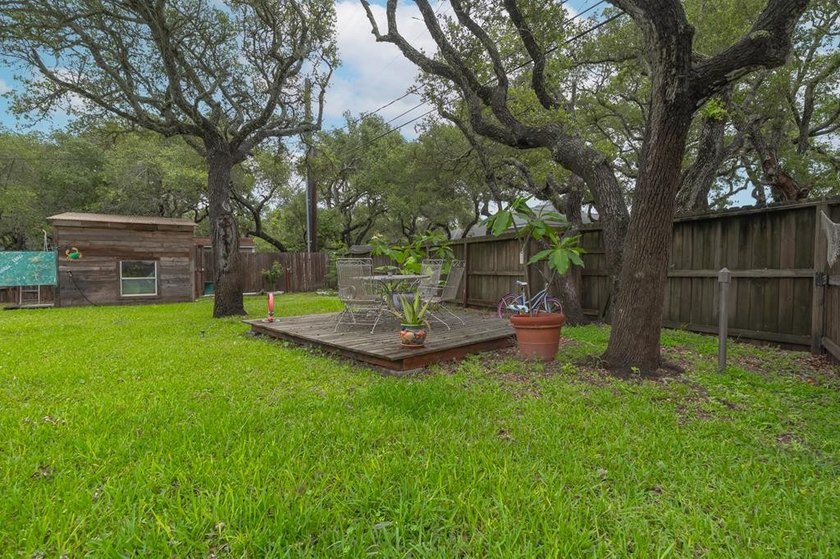 Welcome to this beautifully updated coastal rambler, where - photo 7