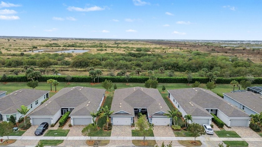 Welcome to this beautifully maintained 2-bedroom plus den - photo 2