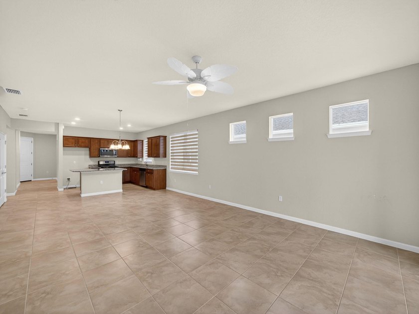 Welcome to this beautifully maintained 2-bedroom plus den - photo 6