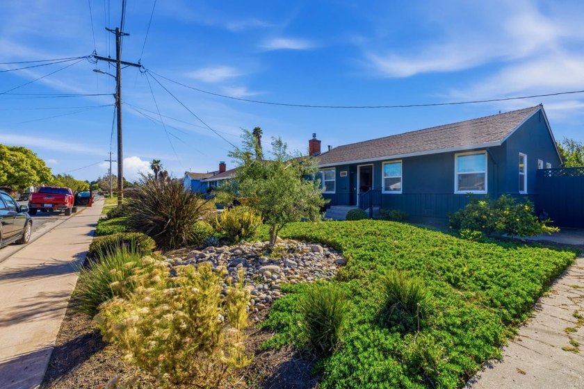 Welcome to 840 Capistrano Drive. This beautifully maintained - photo 5