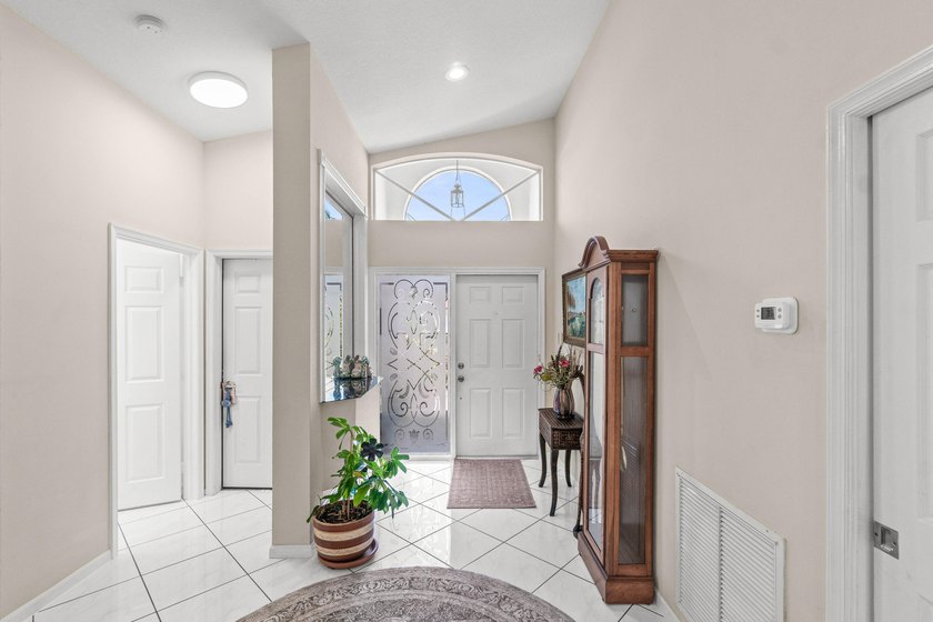 Welcome to easy Florida living in the highly desirable 55+ - photo 3