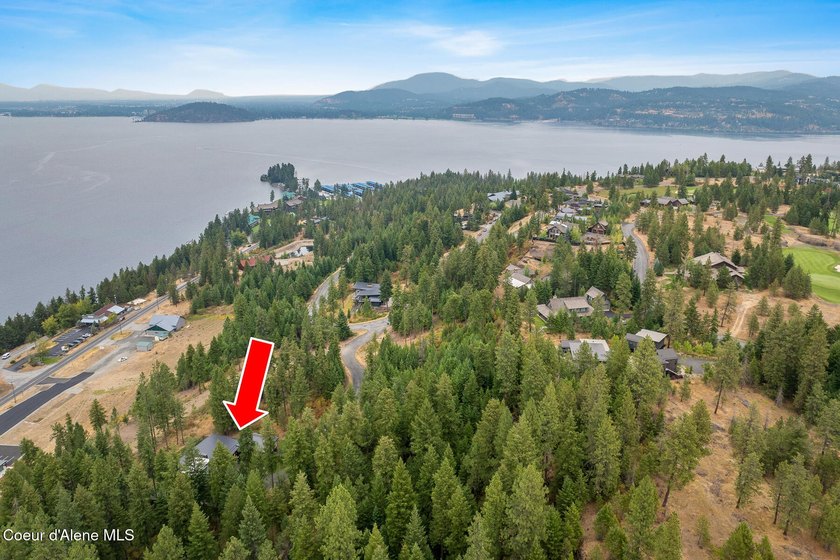 Tucked away in a secluded private cul-de-sac, this 1.71-acre - photo 17