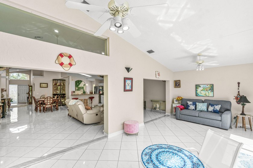 Welcome to easy Florida living in the highly desirable 55+ - photo 7