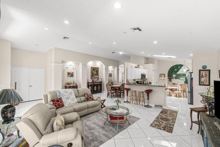 Welcome to easy Florida living in the highly desirable 55+ - photo 9