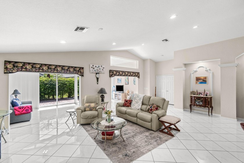 Welcome to easy Florida living in the highly desirable 55+ - photo 10