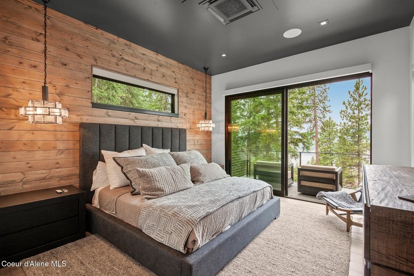 Tucked away in a secluded private cul-de-sac, this 1.71-acre - photo 44