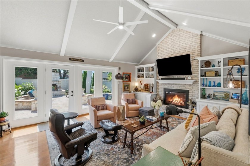 Charming, exceptionally maintained, and thoughtfully updated - photo 3