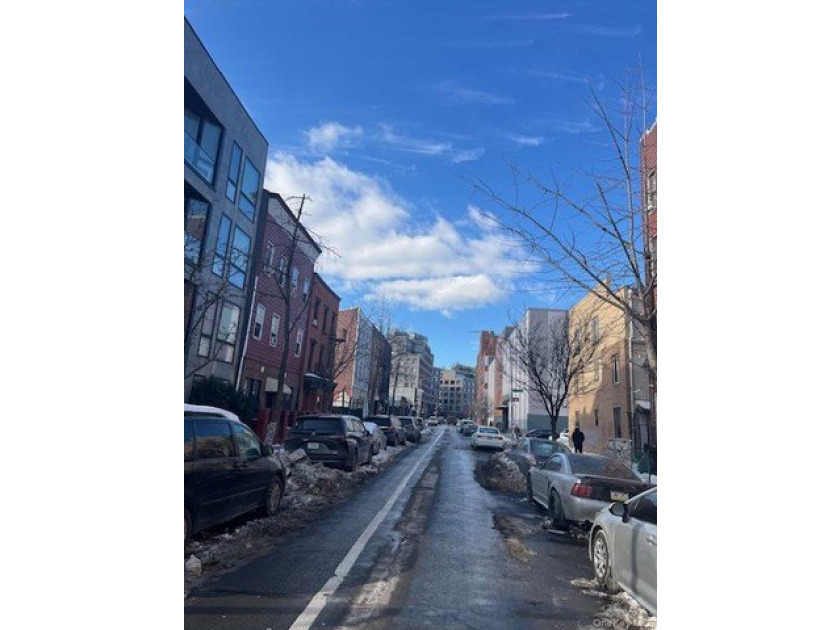 Great opportunity for investors &amp; end-users to own a Multifamily - photo 2