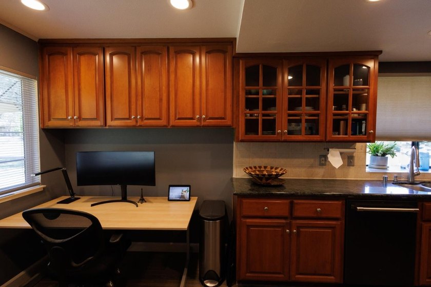Excellent opportunity to own a move-in ready home in The - photo 6