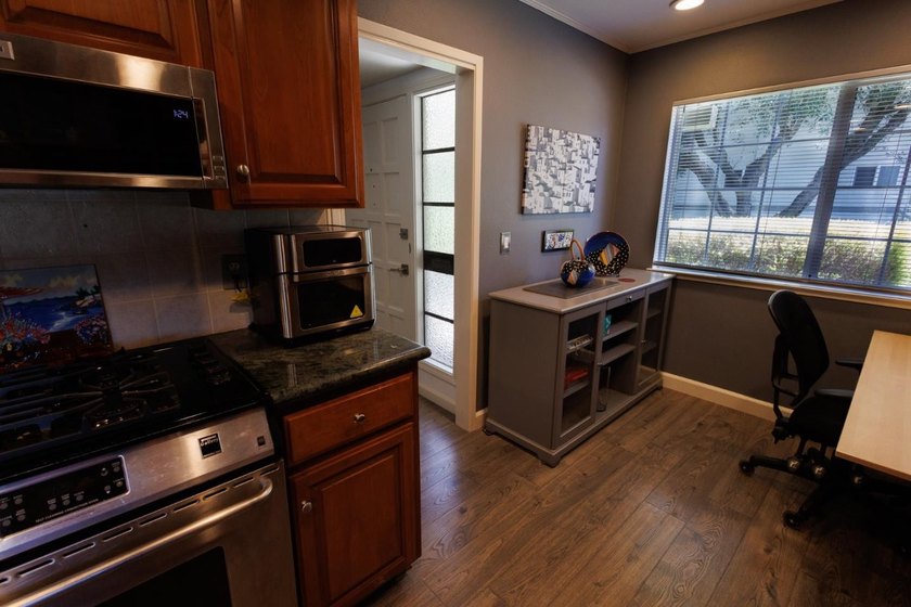 Excellent opportunity to own a move-in ready home in The - photo 8
