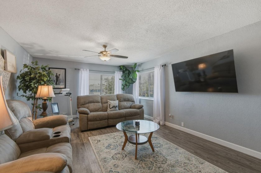 Welcome to 16640 Los Banos St in Ashland between San Leandro and - photo 7