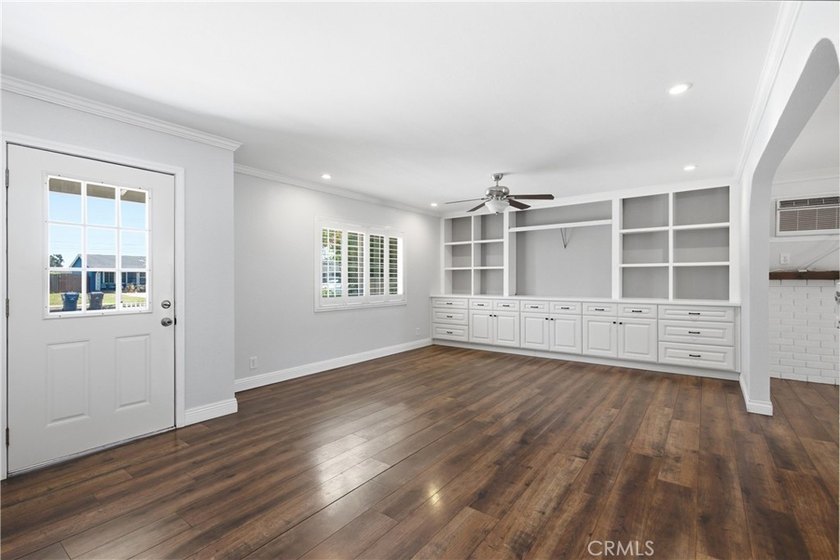 WOW! This beautifully maintained 3-bedroom, 2-bathroom home is - photo 3