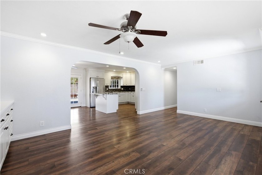 WOW! This beautifully maintained 3-bedroom, 2-bathroom home is - photo 5