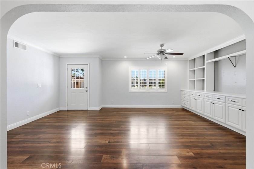 WOW! This beautifully maintained 3-bedroom, 2-bathroom home is - photo 7