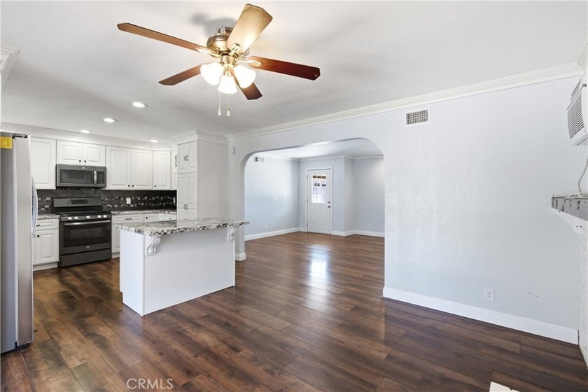 WOW! This beautifully maintained 3-bedroom, 2-bathroom home is - photo 10
