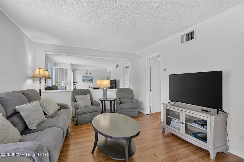 Lower level one bedroom condo offered with the furnishings - photo 7