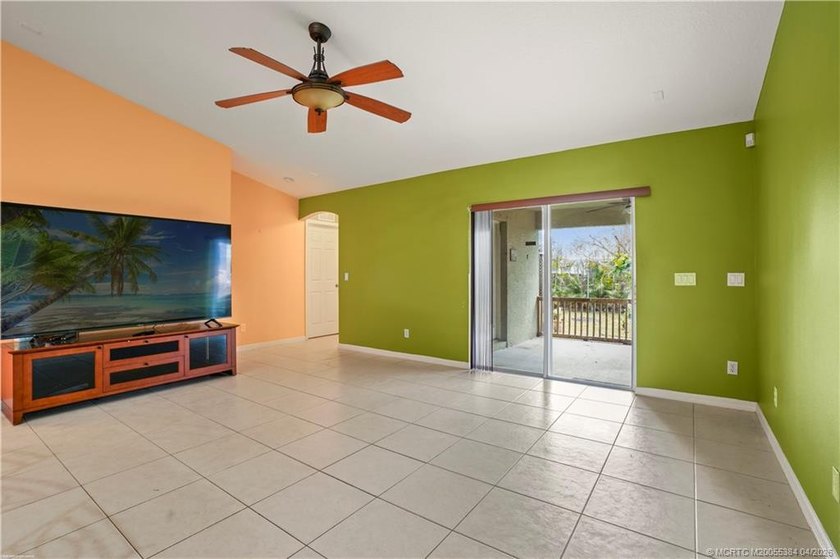 Welcome to this well maintained 4 bedroom, 3 bathroom home - photo 2
