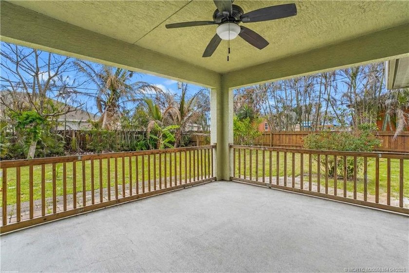 Welcome to this well maintained 4 bedroom, 3 bathroom home - photo 3