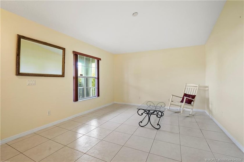 Welcome to this well maintained 4 bedroom, 3 bathroom home - photo 8
