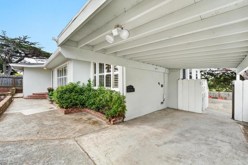Welcome to this well-maintained 3-bedroom, 2-bath home offering - photo 2