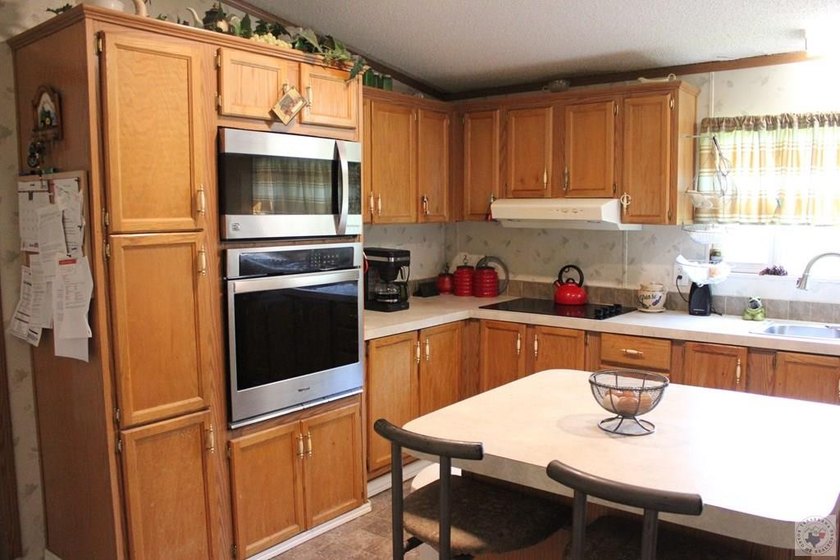 Home is on large lot has plenty of covered parking, pull through - photo 11