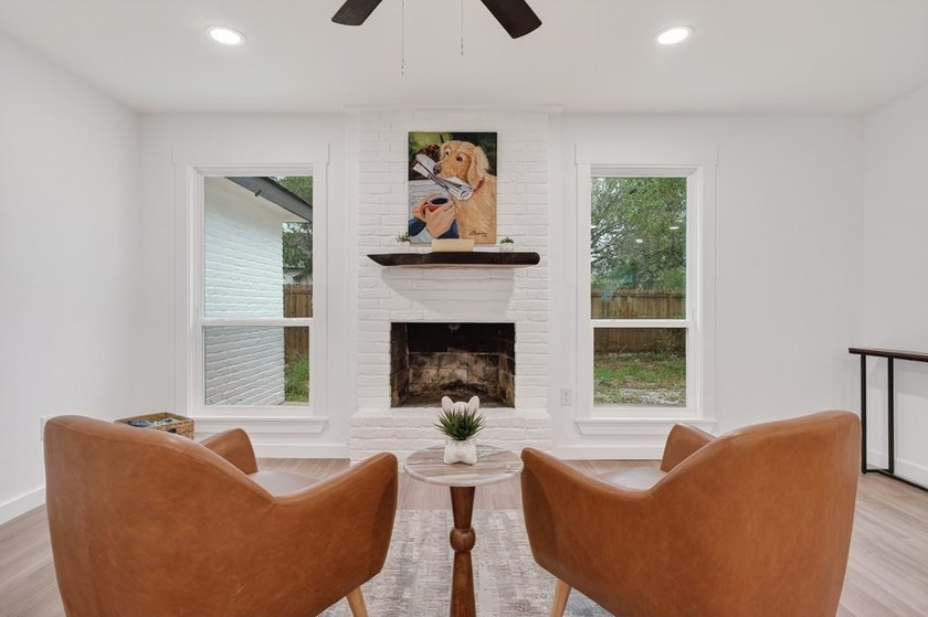 Beautiful remodel from the studs in! Farmhouse styling with 3 - photo 13