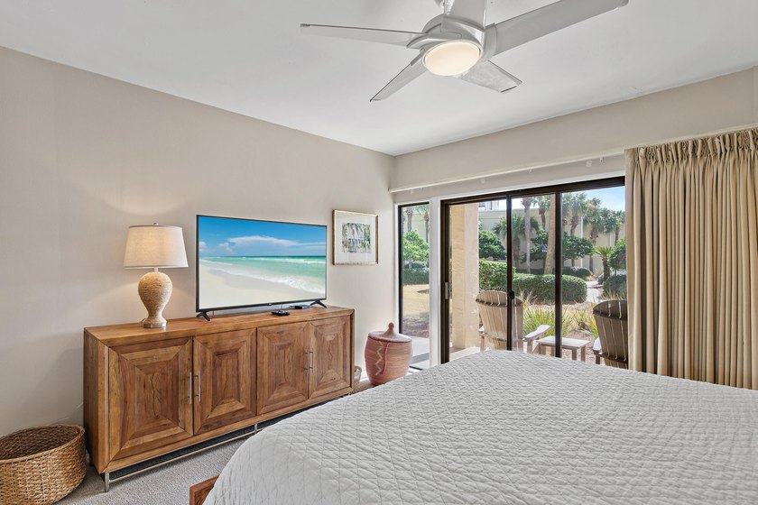 This one is better in person! Super POPULAR 1st Floor! Rare - photo 14