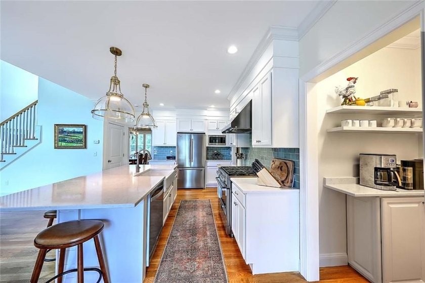 The perfect newer home in historic downtown Bristol. Enjoy the - photo 18