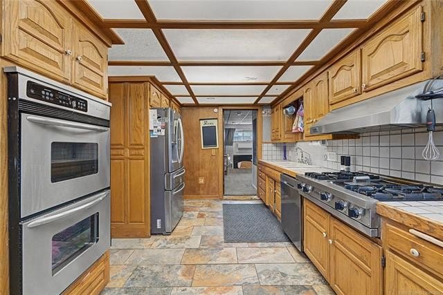 Welcome to this beautiful 3-bedroom home situated on a spacious - photo 19