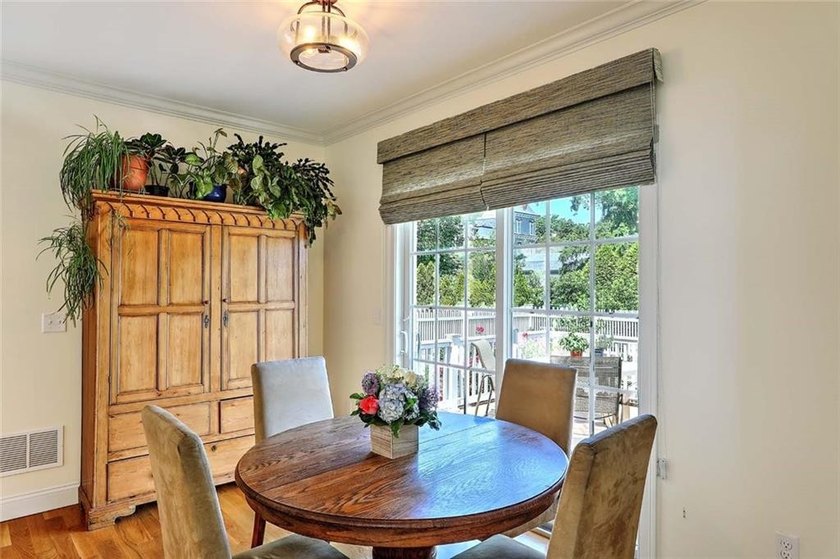 The perfect newer home in historic downtown Bristol. Enjoy the - photo 25