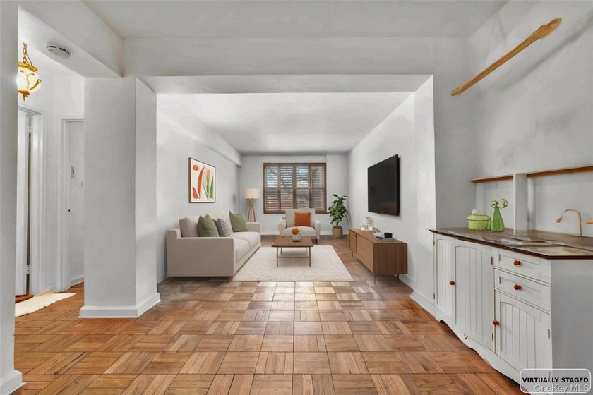 Large 1-Bedroom Co-op in Prime North Flushing Location, Spacious - photo 2