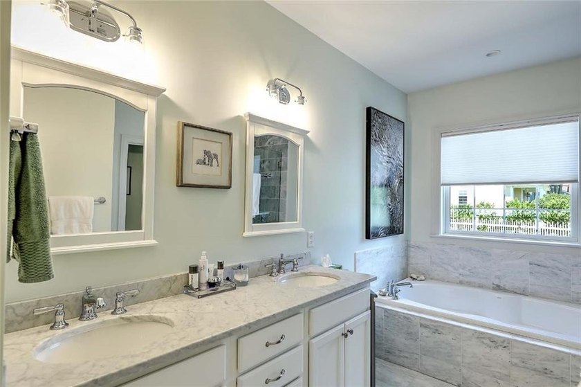 The perfect newer home in historic downtown Bristol. Enjoy the - photo 32